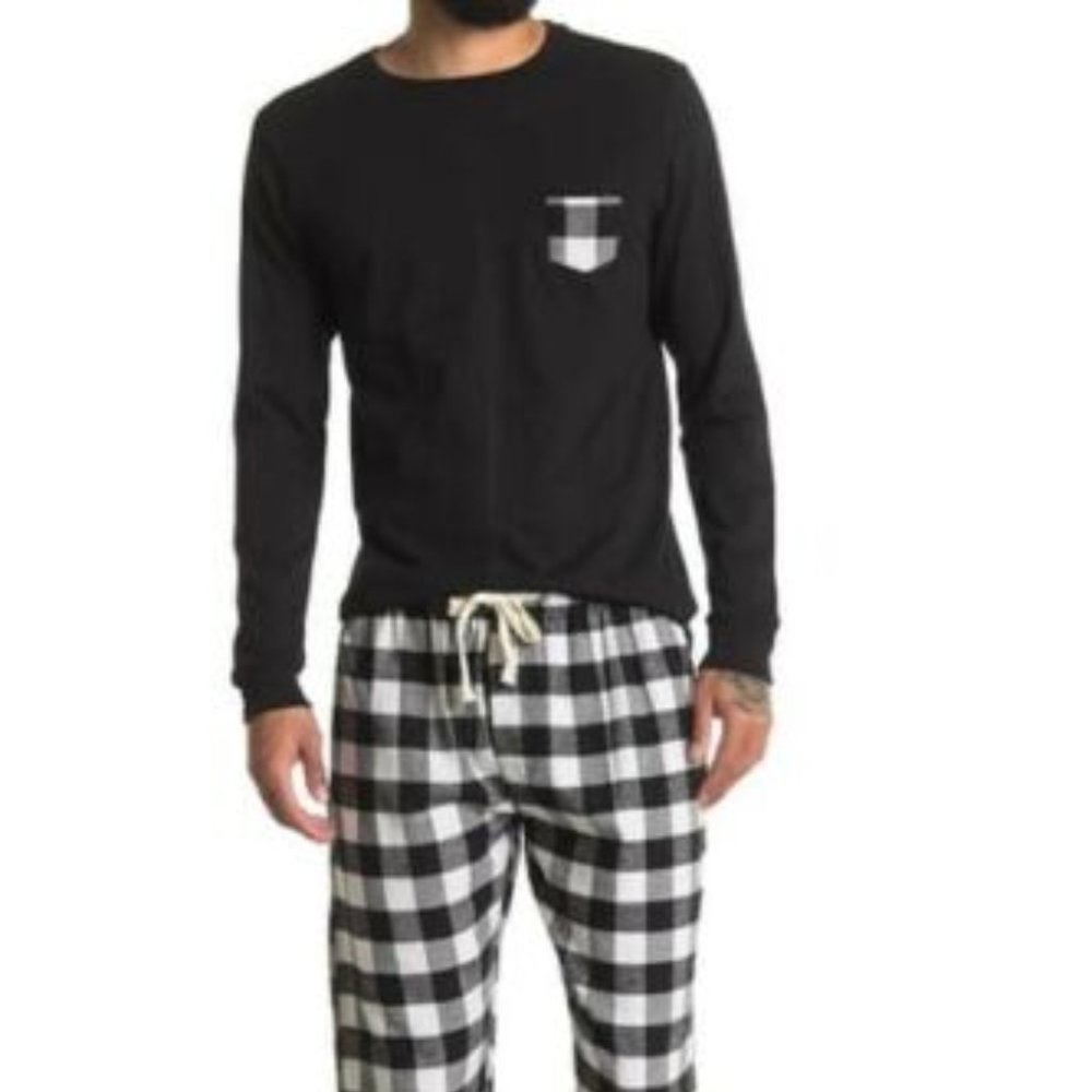 Men's Outdoor Life Flannel Pajama Set.Size: Medium/Large. Color: Red and Grey